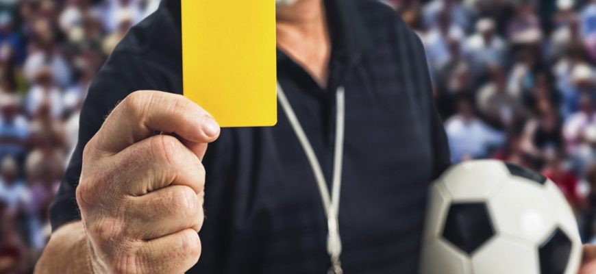 Желтая карточка в футболе