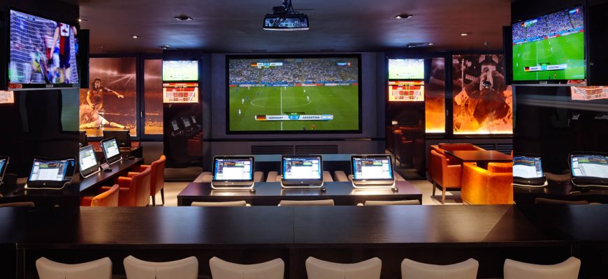 сколько зарабатывает букмекер