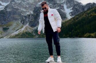 Виталий Дмитриевич раздает